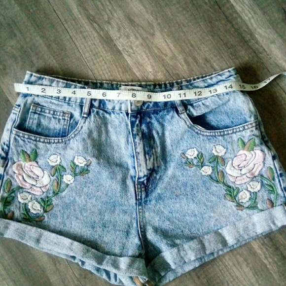 Forever 21 high waisted shorts - Picture 5 of 6